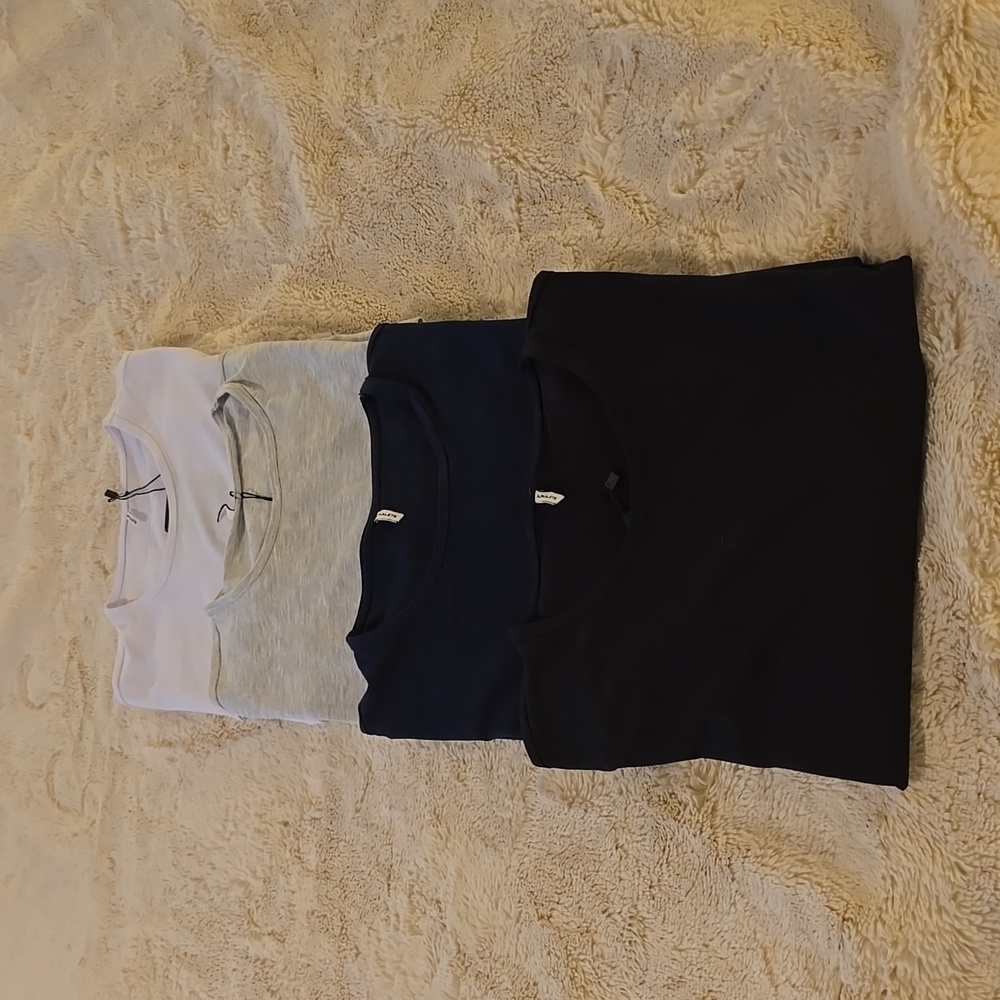 Alphalete t shirts
